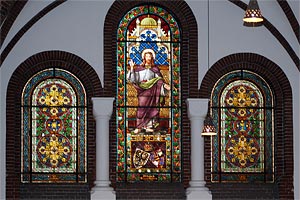 Bleiglasfenster über dem Altar der Jakobikirche Luckenwalde